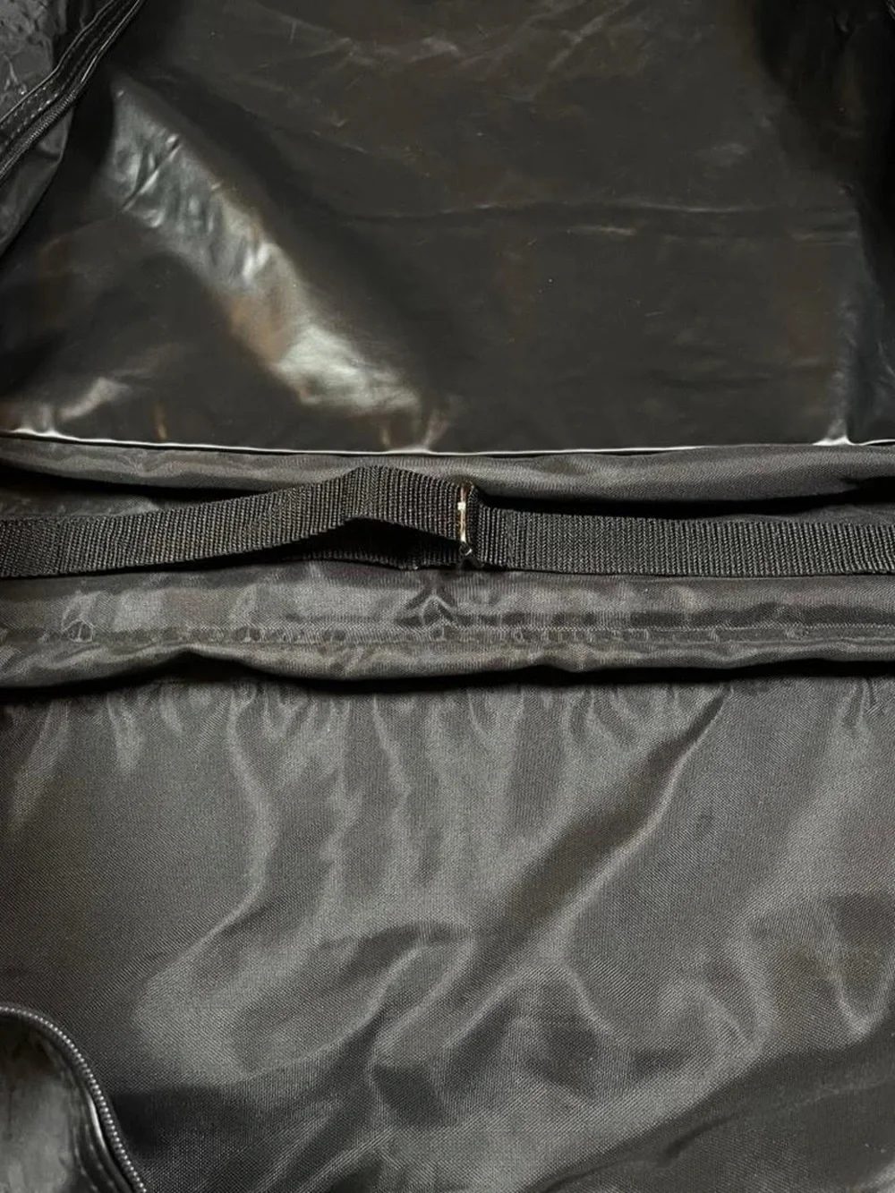 VINTAGE U.S. Army Hanging Garment Bag with Embroidered Army Logo Travel Storage
